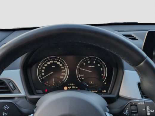 BMW X1 xDrive25e High Executive M-Sport | Pano | Leder | Trekhaak | Stoelverwarming ActivLease financial lease