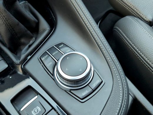 BMW X1 xDrive25e High Executive M-Sport | Pano | Leder | Trekhaak | Stoelverwarming ActivLease financial lease