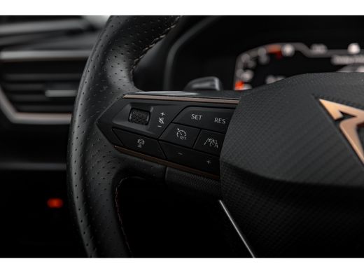 CUPRA Leon 1.4 TSI e-Hybrid 204pk Essential Limited | Achteruitrijcamera | Keyless | Adaptive Cruise 18" | A... ActivLease financial lease