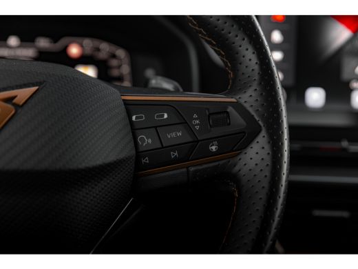 CUPRA Leon 1.4 TSI e-Hybrid 204pk Essential Limited | Achteruitrijcamera | Keyless | Adaptive Cruise 18" | A... ActivLease financial lease