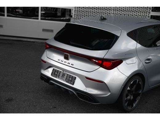 CUPRA Leon 1.4 TSI e-Hybrid 204pk Essential Limited | Achteruitrijcamera | Keyless | Adaptive Cruise 18" | A... ActivLease financial lease