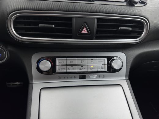 Hyundai Kona EV Premium 64 kWh {SOH-100%} [ 3-Fase ] (INCL.BTW) *LEATHER | KRELL-AUDIO | HEAD-UP | FULL-LED | ... ActivLease financial lease