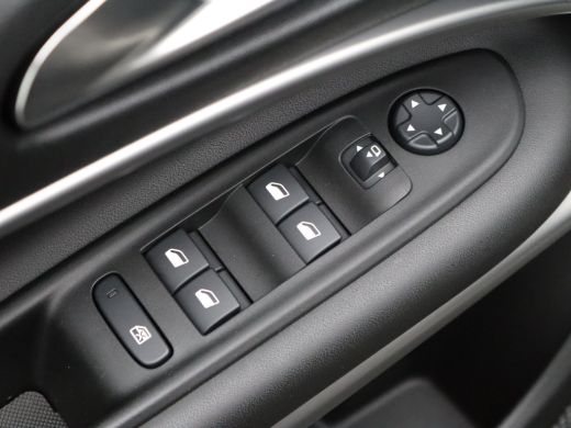 Jeep Avenger 1.2 e-Hybrid Summit | Achteruitrijcamera | Afdaal assistent | Apple Carplay/Android Auto|telefoon... ActivLease financial lease