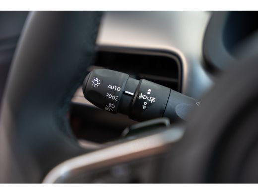 Jeep Avenger 1.2 Turbo 109PK Automaat e-Hybrid Summit | Elektrisch Panorama Dak | Stoelmassage & Verwarming | ... ActivLease financial lease