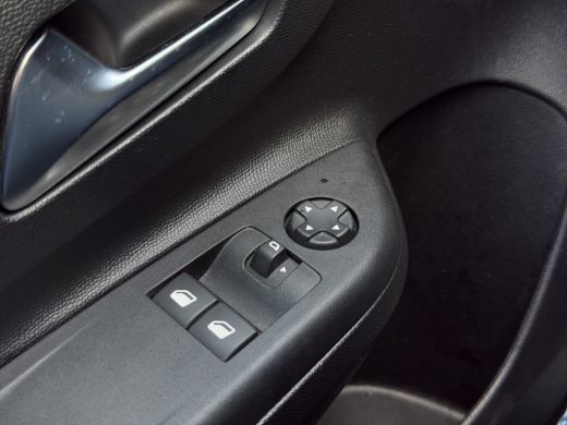 Opel Corsa 1.2 Edition Stoelverwarming | Parkeersensoren | Carplay/android auto | DAB | Cruise control | Air... ActivLease financial lease