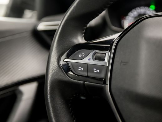 Peugeot 2008 1.2 PureTech Sport (APPLE CARPLAY, GROOT NAVI, CLIMATE, ZWART HEMEL, PARKEERSENSOREN, SPORTSTOELE... ActivLease financial lease