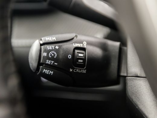 Peugeot 2008 1.2 PureTech Sport (APPLE CARPLAY, GROOT NAVI, CLIMATE, ZWART HEMEL, PARKEERSENSOREN, SPORTSTOELE... ActivLease financial lease