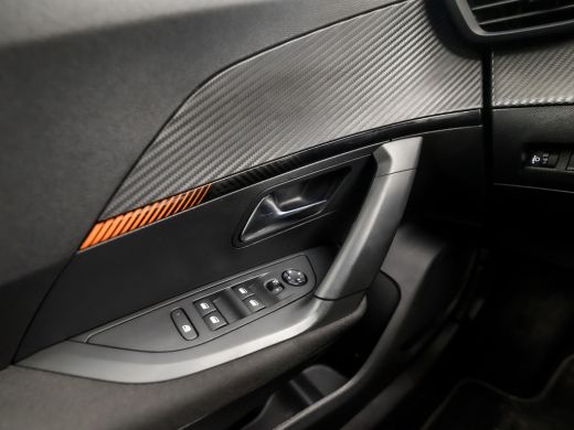 Peugeot 2008 1.2 PureTech Sport (APPLE CARPLAY, GROOT NAVI, CLIMATE, ZWART HEMEL, PARKEERSENSOREN, SPORTSTOELE... ActivLease financial lease