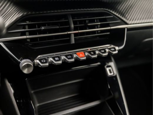 Peugeot 2008 1.2 PureTech Sport (APPLE CARPLAY, GROOT NAVI, CLIMATE, ZWART HEMEL, PARKEERSENSOREN, SPORTSTOELE... ActivLease financial lease