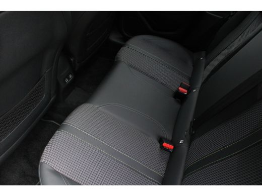 Peugeot 208 1.2 PureTech GT-Line | Automaat | Navigatie | Camera | Black Diamond | All season | 22.000km | ActivLease financial lease