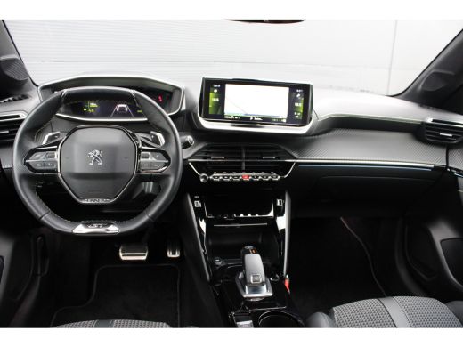 Peugeot 208 1.2 PureTech GT-Line | Automaat | Navigatie | Camera | Black Diamond | All season | 22.000km | ActivLease financial lease