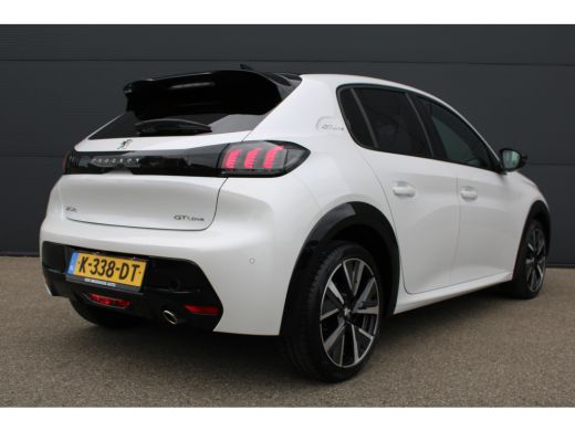 Peugeot 208 1.2 PureTech GT-Line | Automaat | Navigatie | Camera | Black Diamond | All season | 22.000km | ActivLease financial lease