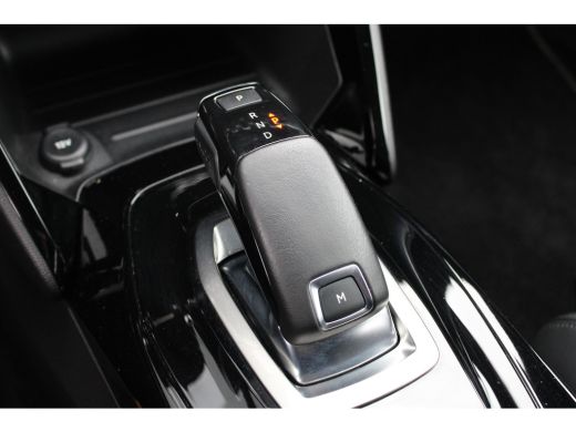 Peugeot 208 1.2 PureTech GT-Line | Automaat | Navigatie | Camera | Black Diamond | All season | 22.000km | ActivLease financial lease