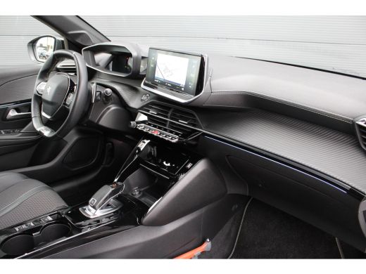 Peugeot 208 1.2 PureTech GT-Line | Automaat | Navigatie | Camera | Black Diamond | All season | 22.000km | ActivLease financial lease