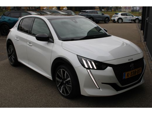 Peugeot 208 1.2 PureTech GT-Line | Automaat | Navigatie | Camera | Black Diamond | All season | 22.000km | ActivLease financial lease