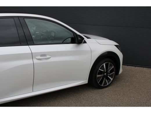 Peugeot 208 1.2 PureTech GT-Line | Automaat | Navigatie | Camera | Black Diamond | All season | 22.000km | ActivLease financial lease