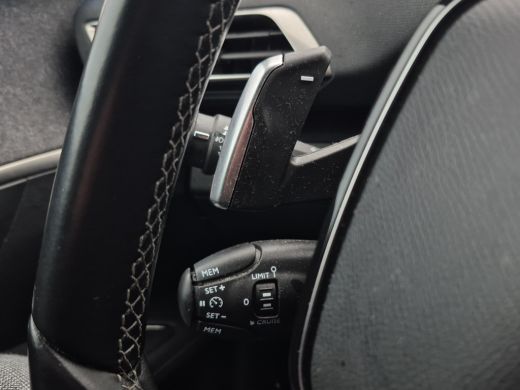 Peugeot 3008 1.2 PureTech Blue Lease Premium Avantage Automaat | Keyless | Camera | Full map navigatie | Carpl... ActivLease financial lease