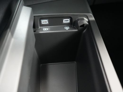 Peugeot e-3008 GT | Advanced Active Safety Brake met camera en radar (Pack Safety Plus) | Climate Control | Elek... ActivLease financial lease