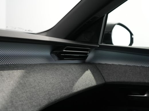 Peugeot e-3008 GT | Advanced Active Safety Brake met camera en radar (Pack Safety Plus) | Climate Control | Elek... ActivLease financial lease