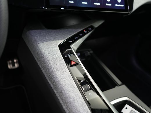 Peugeot e-3008 GT | Advanced Active Safety Brake met camera en radar (Pack Safety Plus) | Climate Control | Elek... ActivLease financial lease
