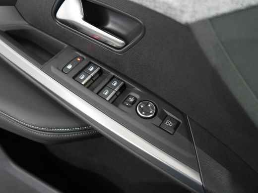 Peugeot e-3008 GT | Advanced Active Safety Brake met camera en radar (Pack Safety Plus) | Climate Control | Elek... ActivLease financial lease