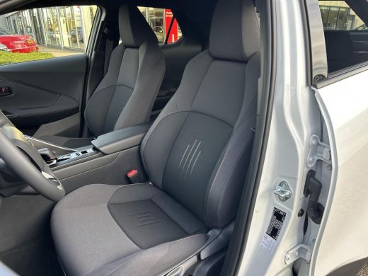 Toyota C-HR 1.8 Hybrid 140 Dynamic | Nieuwe auto | Direct uit voorraad leverbaar | ActivLease financial lease