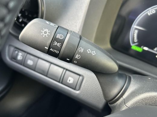 Toyota C-HR 1.8 Hybrid 140 Dynamic | Nieuwe auto | Direct uit voorraad leverbaar | ActivLease financial lease