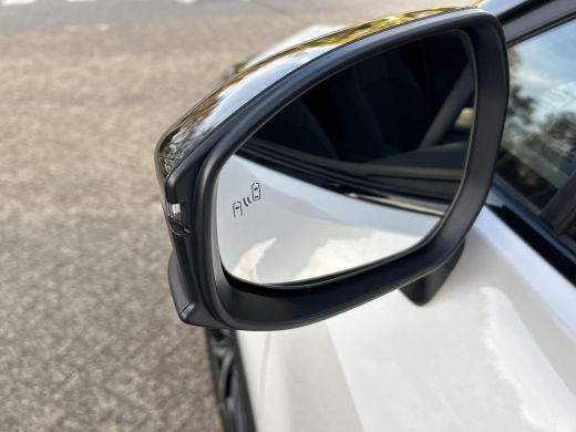 Toyota C-HR 1.8 Hybrid 140 Dynamic | Nieuwe auto | Direct uit voorraad leverbaar | ActivLease financial lease