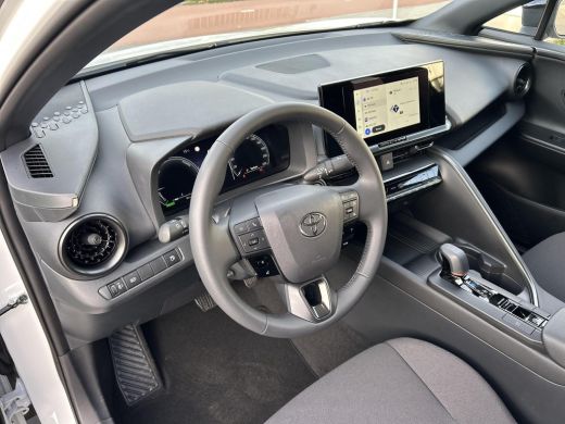 Toyota C-HR 1.8 Hybrid 140 Dynamic | Nieuwe auto | Direct uit voorraad leverbaar | ActivLease financial lease