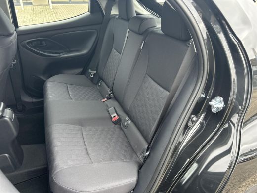 Toyota Yaris 1.5 Hybrid 115 Active | Nieuwe auto | Direct uit voorraad leverbaar | ActivLease financial lease