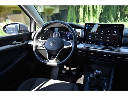 Volkswagen Golf 1.5 TSI LIFE VIRTUAL/PDC/CARPLAY ActivLease financial lease