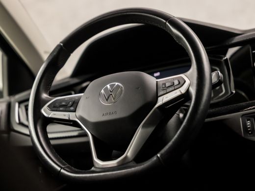 Volkswagen Polo 1.0 TSI Sportline Automaat (VIRTUAL COCKPIT, APPLE CARPLAY, GROOT NAVI, KEYLESS, CLIMATE, CAMERA,... ActivLease financial lease