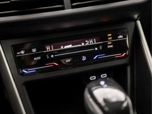 Volkswagen Polo 1.0 TSI Sportline Automaat (VIRTUAL COCKPIT, APPLE CARPLAY, GROOT NAVI, KEYLESS, CLIMATE, CAMERA,... ActivLease financial lease