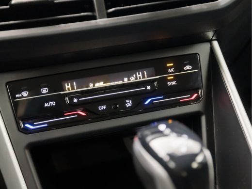 Volkswagen Polo 1.0 TSI Sportline Automaat (VIRTUAL COCKPIT, APPLE CARPLAY, GROOT NAVI, KEYLESS, CLIMATE, CAMERA,... ActivLease financial lease