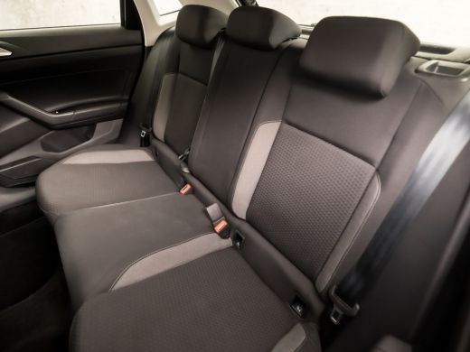 Volkswagen Polo 1.0 TSI Sportline Automaat (VIRTUAL COCKPIT, APPLE CARPLAY, GROOT NAVI, KEYLESS, CLIMATE, CAMERA,... ActivLease financial lease