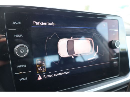 Volkswagen T-Roc 1.0 TSI Life 110PK | Airco | Apple Carplay/Android Auto|telefoonintegratie premium | Cruise contr... ActivLease financial lease