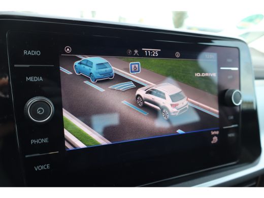 Volkswagen T-Roc 1.0 TSI Life 110PK | Airco | Apple Carplay/Android Auto|telefoonintegratie premium | Cruise contr... ActivLease financial lease