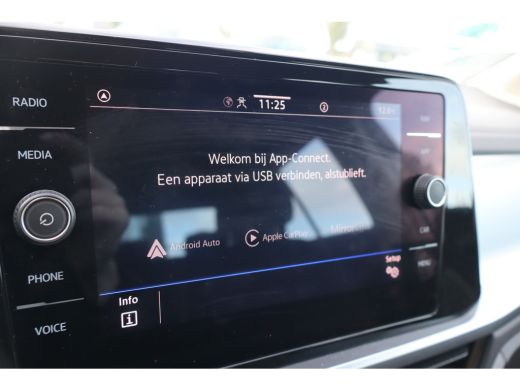 Volkswagen T-Roc 1.0 TSI Life 110PK | Airco | Apple Carplay/Android Auto|telefoonintegratie premium | Cruise contr... ActivLease financial lease
