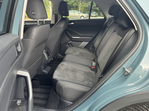 Volkswagen T-Roc 1.5 TSI 150PK DSG STYLE SPORT LED/NAVI/CARPLAY ActivLease financial lease