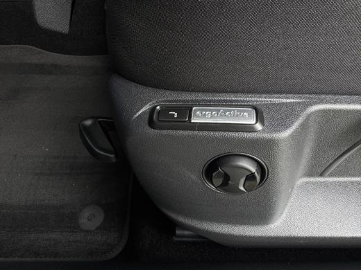 Volkswagen T-Roc 1.5 TSI 150PK DSG STYLE SPORT LED/NAVI/CARPLAY ActivLease financial lease