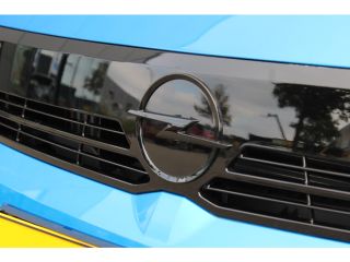 Opel Corsa YES | LED koplampen met LED dagrijverlichting | Licht- en regensensor | Parkeersensoren achter