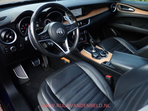 Alfa Romeo Stelvio 2.0T Q4 AWD First Edition PANODAK/DAB/CAMERA/MEMORY/NAVI ActivLease financial lease