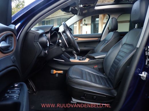 Alfa Romeo Stelvio 2.0T Q4 AWD First Edition PANODAK/DAB/CAMERA/MEMORY/NAVI ActivLease financial lease
