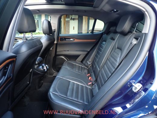 Alfa Romeo Stelvio 2.0T Q4 AWD First Edition PANODAK/DAB/CAMERA/MEMORY/NAVI ActivLease financial lease