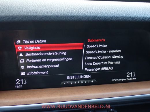 Alfa Romeo Stelvio 2.0T Q4 AWD First Edition PANODAK/DAB/CAMERA/MEMORY/NAVI ActivLease financial lease