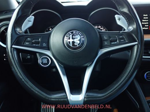 Alfa Romeo Stelvio 2.0T Q4 AWD First Edition PANODAK/DAB/CAMERA/MEMORY/NAVI ActivLease financial lease