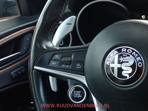 Alfa Romeo Stelvio 2.0T Q4 AWD First Edition PANODAK/DAB/CAMERA/MEMORY/NAVI ActivLease financial lease