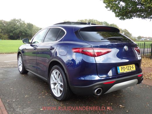 Alfa Romeo Stelvio 2.0T Q4 AWD First Edition PANODAK/DAB/CAMERA/MEMORY/NAVI ActivLease financial lease