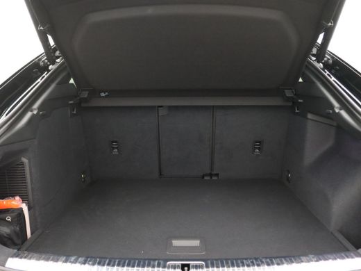 Audi Q3 45 TFSI e S Edition 245PK S-Tronic Pano-Schuifdak, Elektr. Verstelbare stoelen, Achteruitrijcamer... ActivLease financial lease