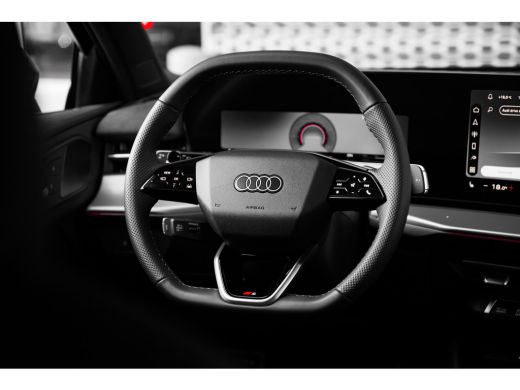 Audi Q3 S edition | Adaptive cruise control | Audi sound system | Cruise control ActivLease financial lease
